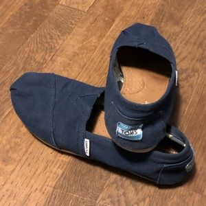 Navy Toms